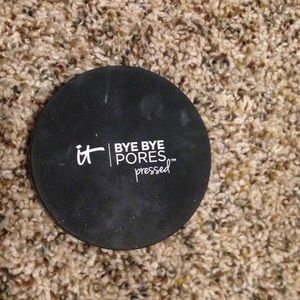 It cosmetics Bye Bye Pores pressed powder